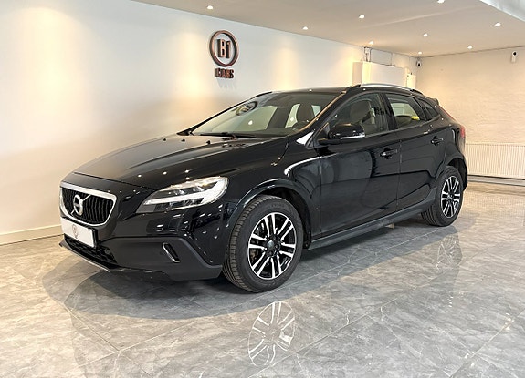 Volvo V40 Cross Country 2 of 5