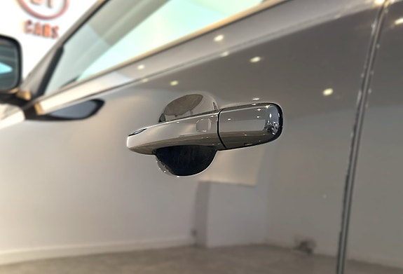 Volvo V40 Cross Country 8 of 18