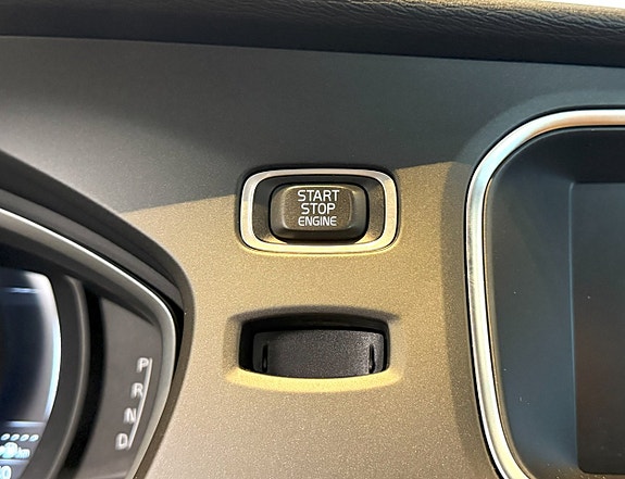 Volvo V40 Cross Country 15 of 18