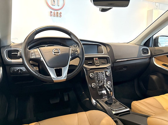 Volvo V40 Cross Country 11 of 18