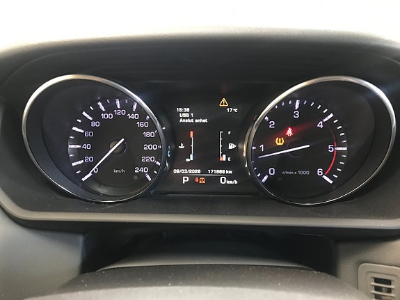 Land Rover Range Rover 9 of 23