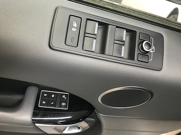 Land Rover Range Rover 19 of 23