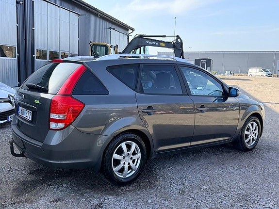 Kia Ceed 3 of 9