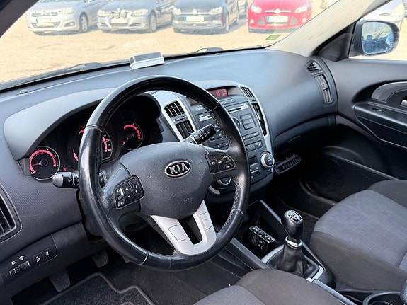 Kia Ceed 9 of 9
