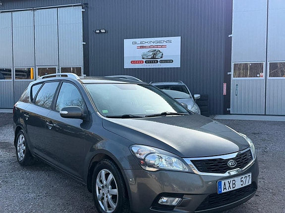 Kia Ceed 2 of 9