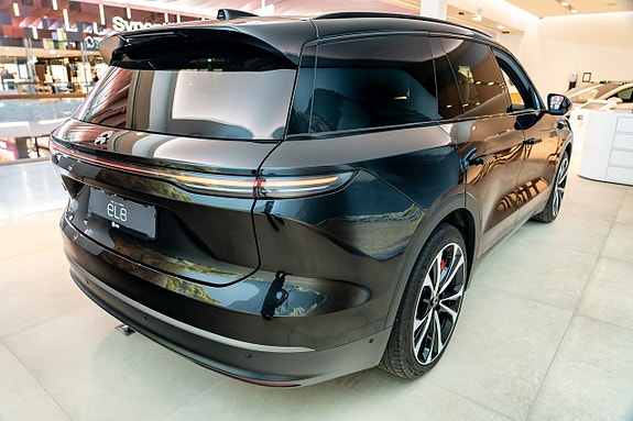 NIO EL8 5 of 28