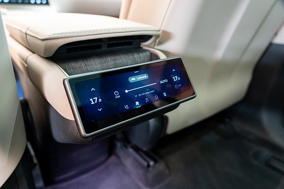 NIO EL8 21 of 28