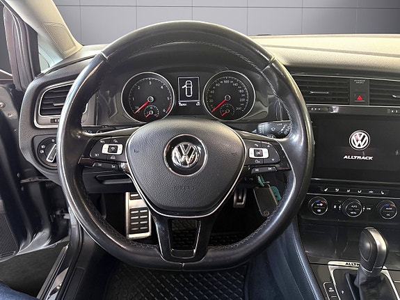 Volkswagen Golf Alltrack 11 of 18