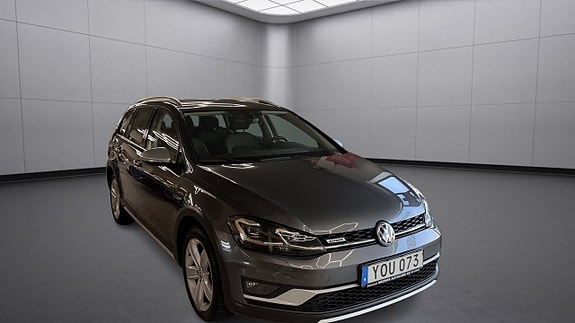 Volkswagen Golf Alltrack 3 of 18