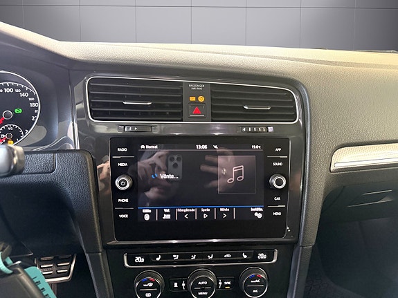 Volkswagen Golf Alltrack 12 of 18