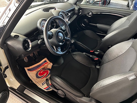 MINI Cooper SD 9 of 18