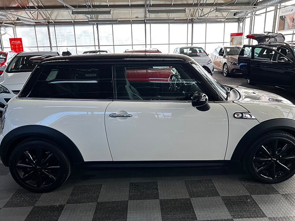 MINI Cooper SD 5 of 5