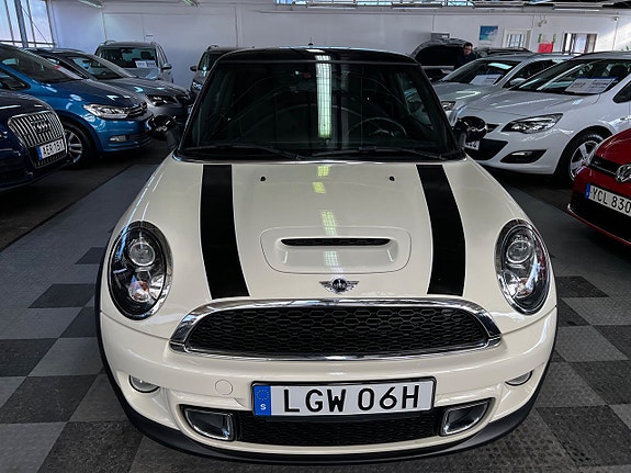 MINI Cooper SD 6 of 18