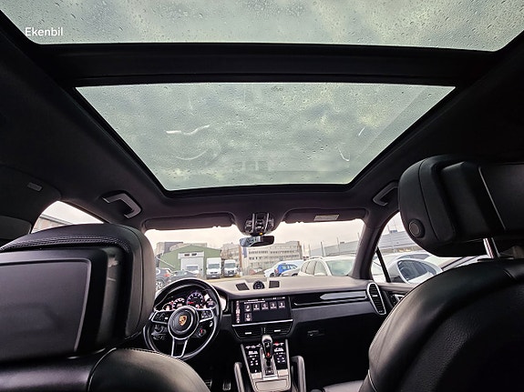 Porsche Cayenne S 13 of 30