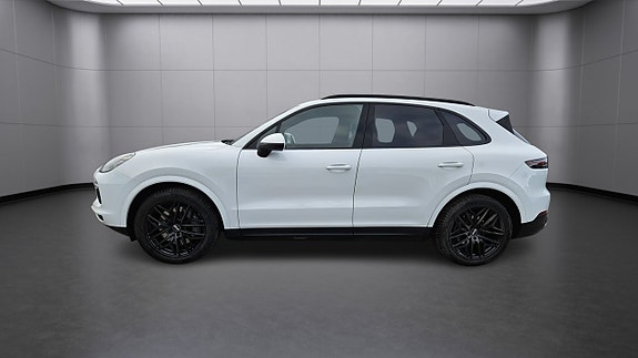 Porsche Cayenne S 9 of 30