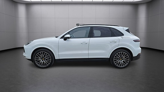 Porsche Cayenne S 8 of 30