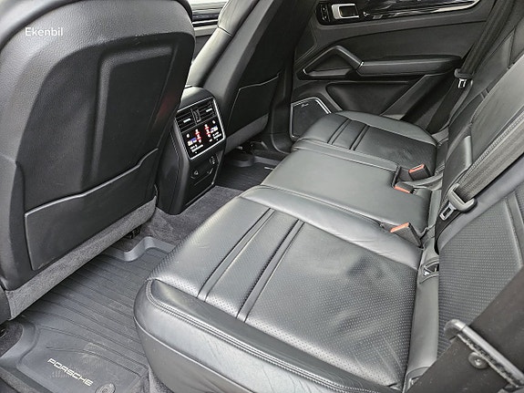 Porsche Cayenne S 12 of 30