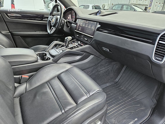 Porsche Cayenne S 11 of 30
