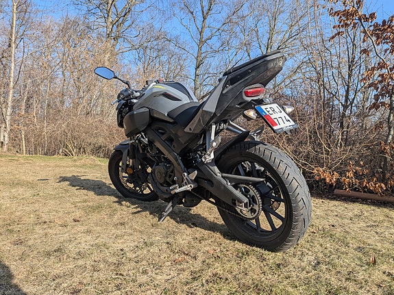 Yamaha MT-125 2 of 5