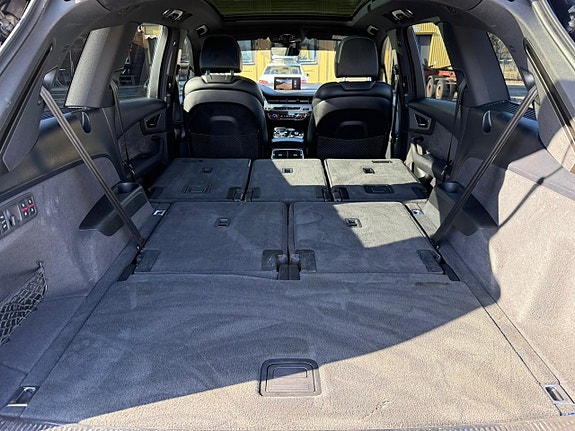 Audi SQ7 21 of 23