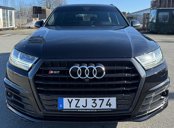Audi SQ7 2 of 5
