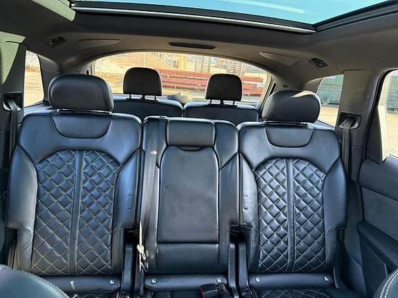 Audi SQ7 17 of 23