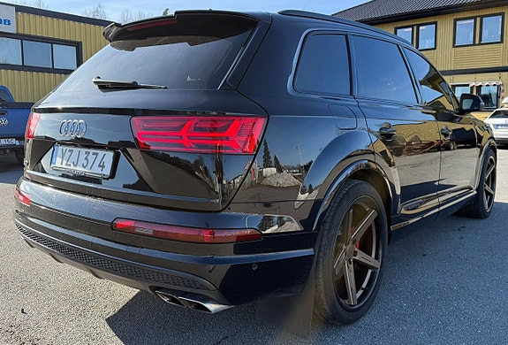 Audi SQ7 6 of 23