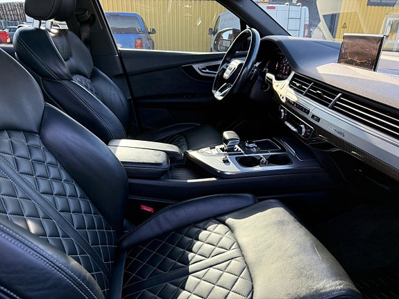 Audi SQ7 11 of 23