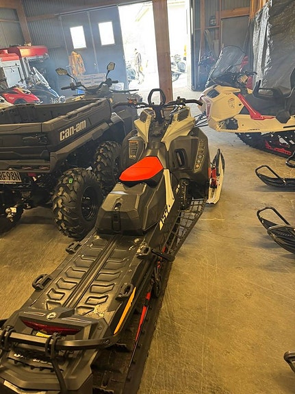 Ski-Doo Summit X Expert 154" 850 E-TEC Momsad 3 of 4
