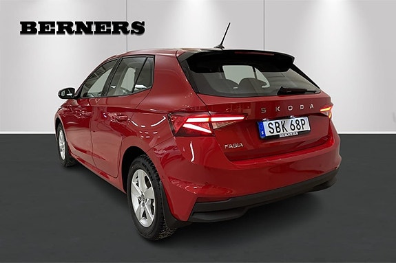 Skoda Fabia 3 of 5