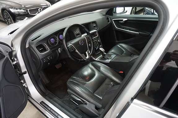 Volvo V60 11 of 26
