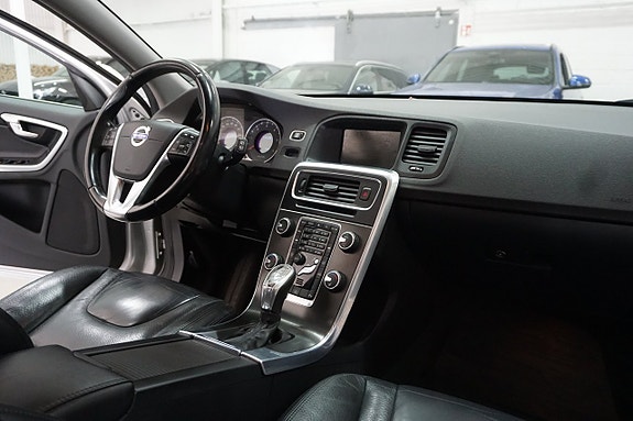 Volvo V60 22 of 26