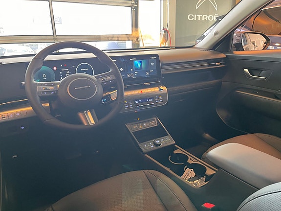 Hyundai Kona 8 of 17