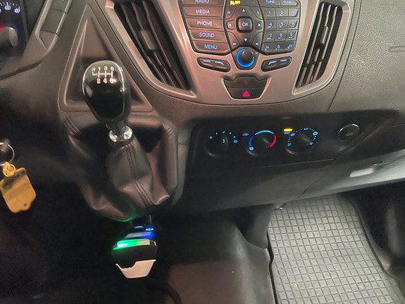 Ford Transit Custom 12 of 18