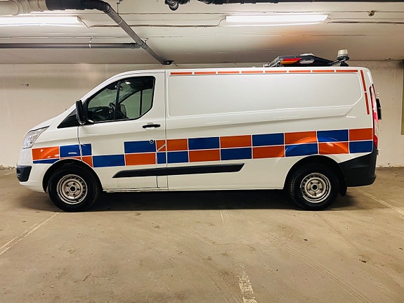 Ford Transit Custom 2 of 18