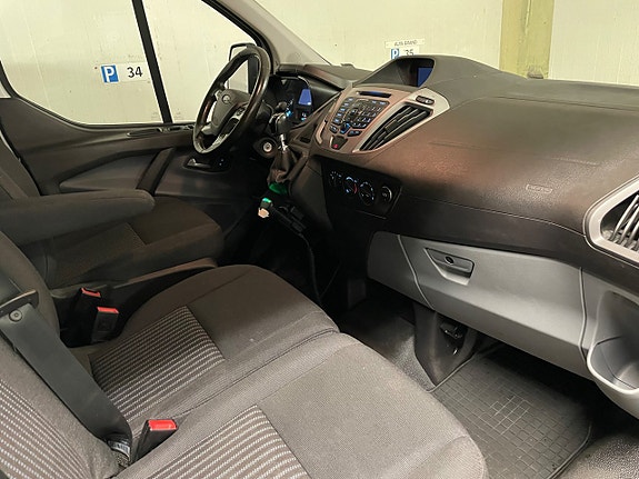 Ford Transit Custom 10 of 18