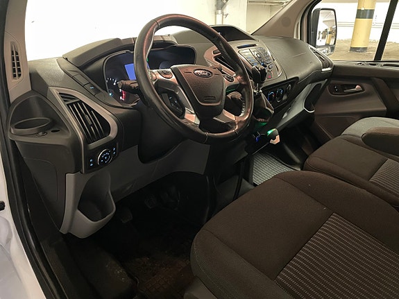 Ford Transit Custom 9 of 18