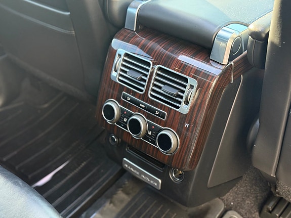 Land Rover Range Rover 21 of 26