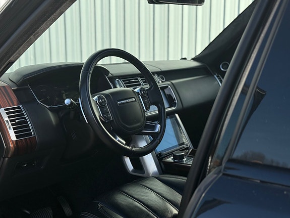 Land Rover Range Rover 12 of 26