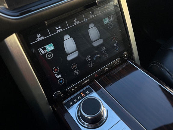 Land Rover Range Rover 18 of 26