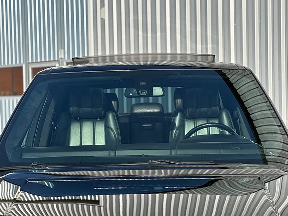 Land Rover Range Rover 8 of 26