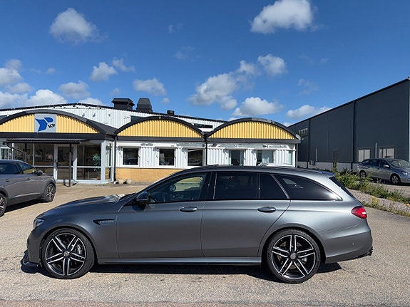 Mercedes-Benz E63 22 of 25