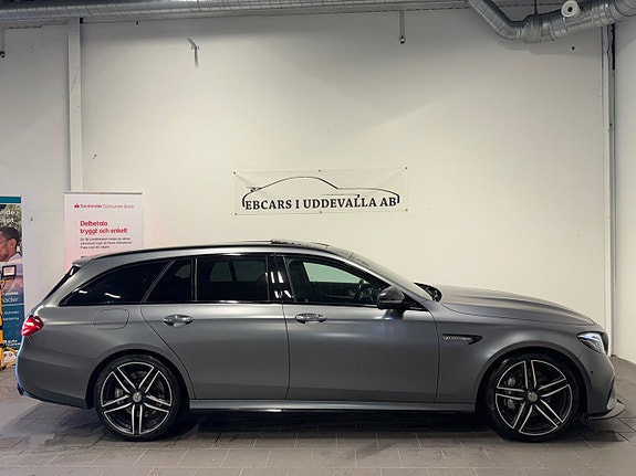 Mercedes-Benz E63 2 of 25