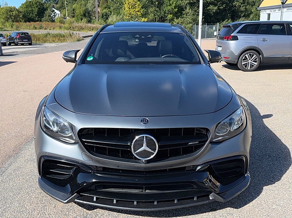 Mercedes-Benz E63 24 of 25