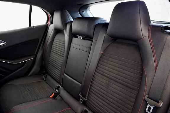 Mercedes-Benz GLA200 18 of 19