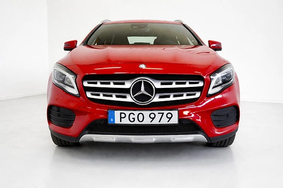 Mercedes-Benz GLA200 5 of 19