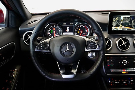 Mercedes-Benz GLA200 12 of 19