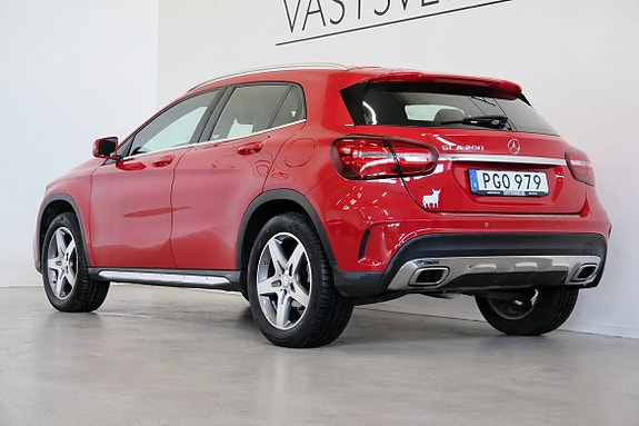 Mercedes-Benz GLA200 6 of 19