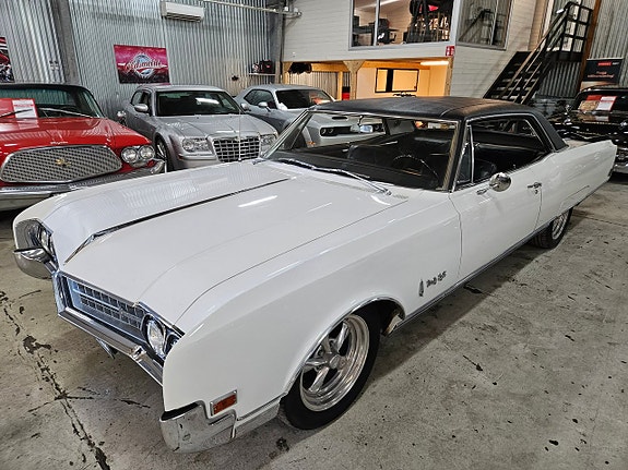 Oldsmobile Ninety Eight