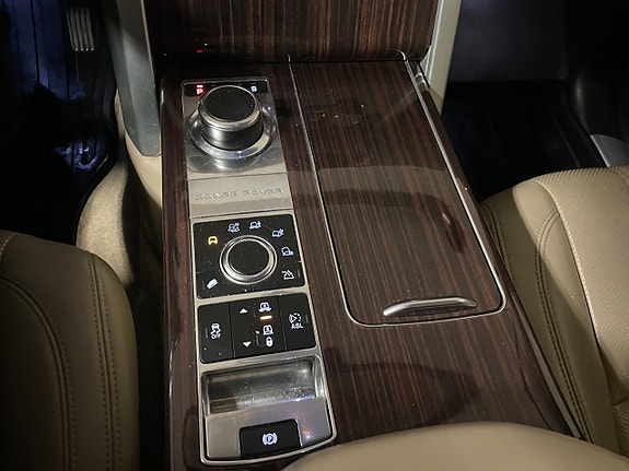 Land Rover Range Rover 16 of 21
